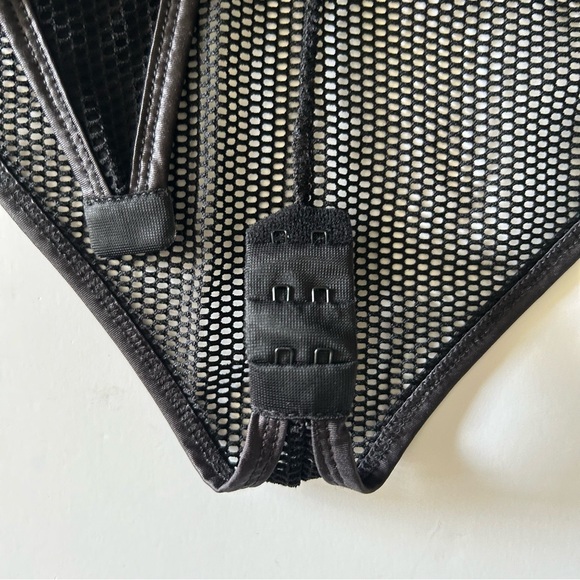 Yandy Black Sheer Mesh See Through Fishnet Stretch Low Back bodysuit Size M - Picture 7 of 11